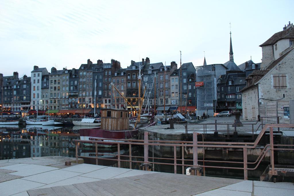 Appartement Le Phare Honfleur Eksteriør billede